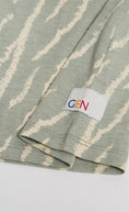 Load image into Gallery viewer, A Lightweight Tiger Stripe Print Oversized Tee

