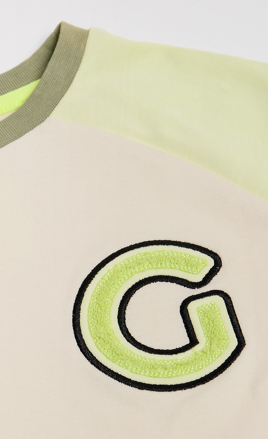 Colourful Long Sleeve Tee With a G Badge